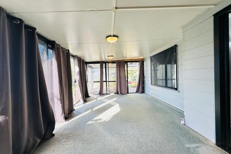 Photo of property in 78 Harmel Road, Glendene, Auckland, 0602