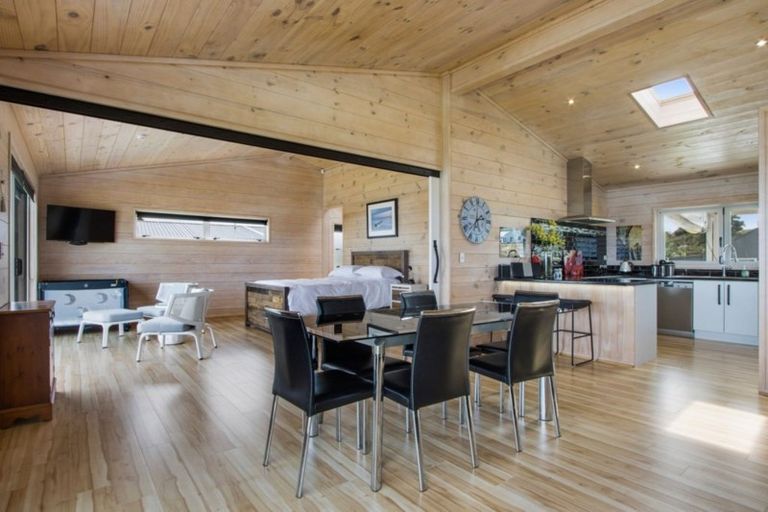 Photo of property in 28 Sandleigh Drive, Athenree, Katikati, 3177