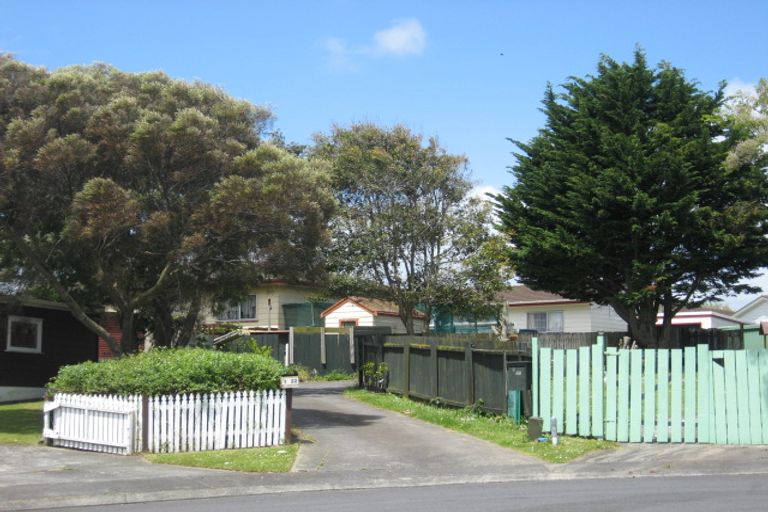 Photo of property in 2/22 Bundena Place, Clendon Park, Auckland, 2103