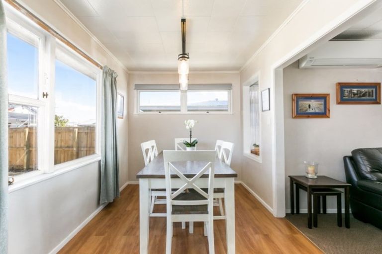 Photo of property in 27 Wharerangi Road, Tamatea, Napier, 4112