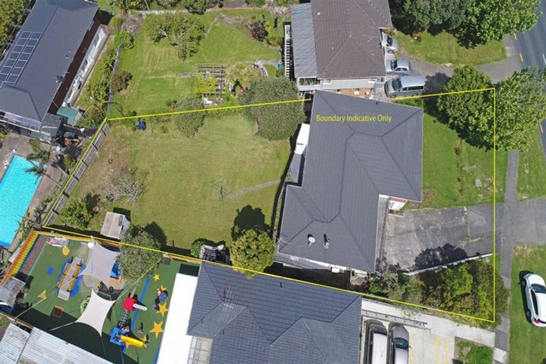 Photo of property in 4247 Great North Road, Glendene, Auckland, 0602
