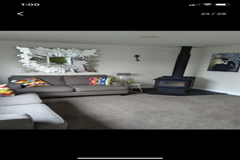 Photo of property in 32a Esther Street, Martinborough, 5711