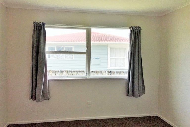 Photo of property in 103a Chichester Drive, Rosehill, Papakura, 2113
