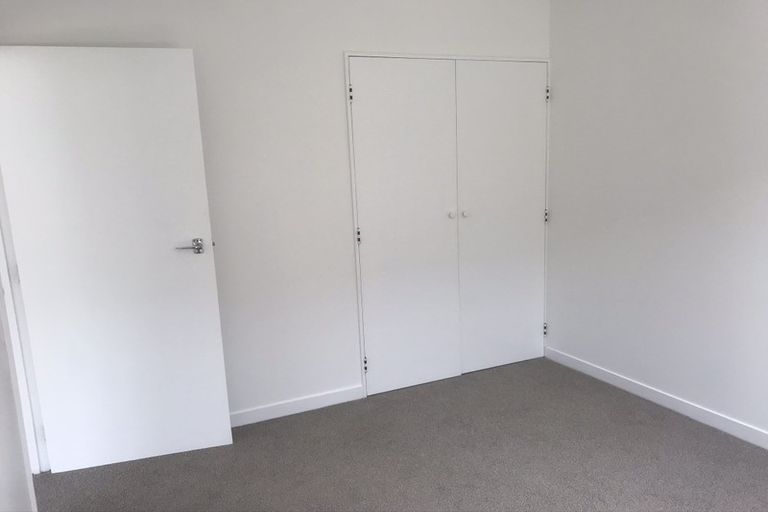 Photo of property in 21/125 Queens Drive, Lyall Bay, Wellington, 6022