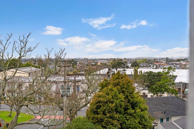 Photo of property in 6 Peverill Crescent, Papatoetoe, Auckland, 2025