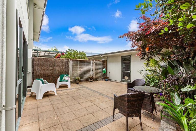 Photo of property in 72 Gunner Drive, Te Atatu Peninsula, Auckland, 0610