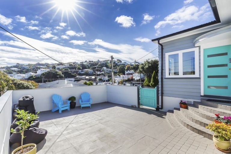 Photo of property in 19 Cavendish Square, Strathmore Park, Wellington, 6022