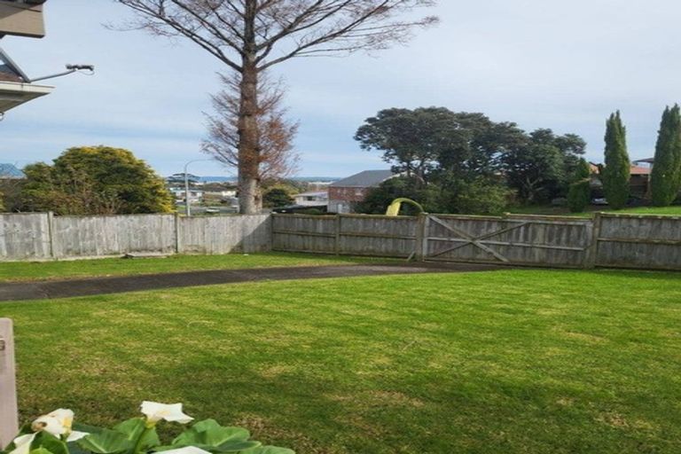 Photo of property in 32 Cardiff Road, Pakuranga, Auckland, 2010