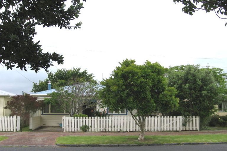 Photo of property in 27 Formby Avenue, Point Chevalier, Auckland, 1022
