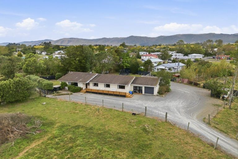 Photo of property in 1 Graham Street, Shannon, 4821