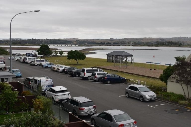 Photo of property in 301/7 Humber Street, Pandora, Napier, 4110