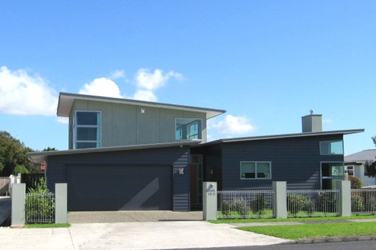 Photo of property in 21 Beach Road, Te Atatu Peninsula, Auckland, 0610