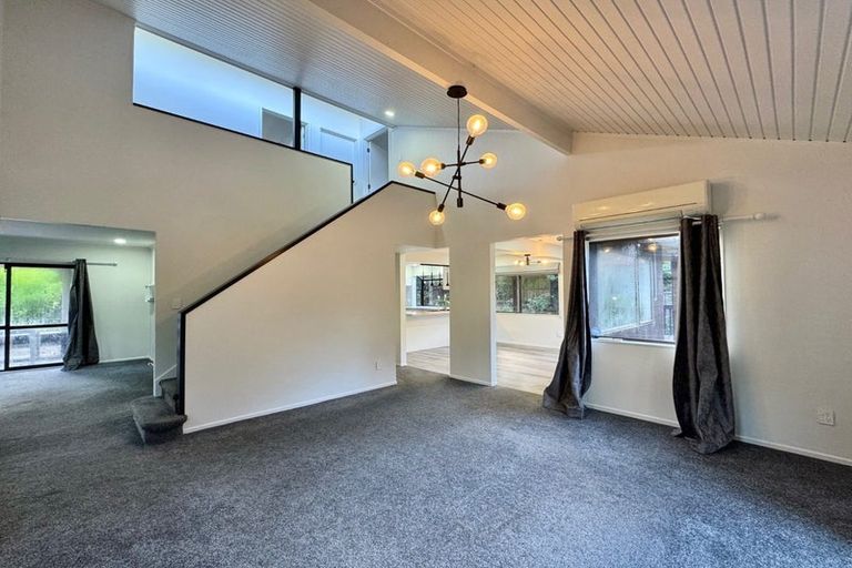 Photo of property in 11 Goodwood Drive, Goodwood Heights, Auckland, 2105