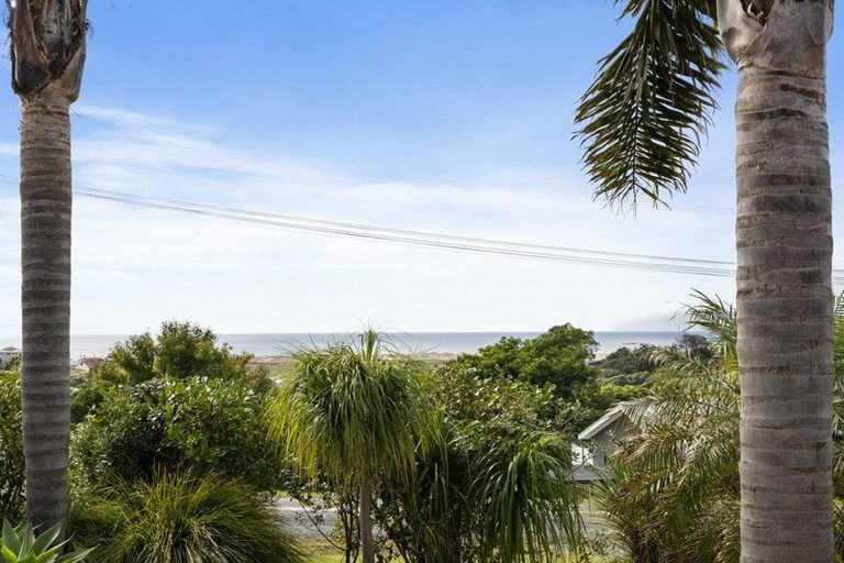 Photo of property in 11a Cullen Street, Mangawhai Heads, Mangawhai, 0505