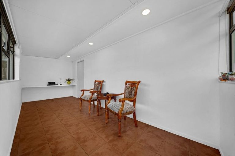 Photo of property in 4 Janome Place, Bucklands Beach, Auckland, 2014