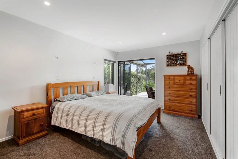 Photo of property in 57 Walton Street, Red Beach, 0932