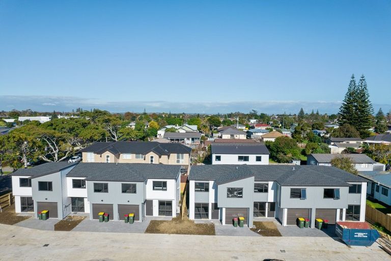 Photo of property in 8e Kent Road, Manurewa, Auckland, 2102