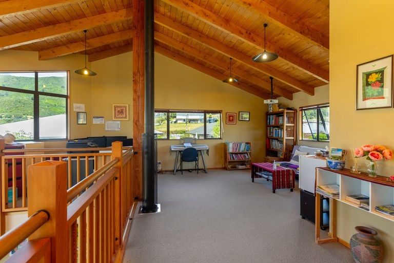 Photo of property in 14 Admiralty Place, Waikawa, Picton, 7220