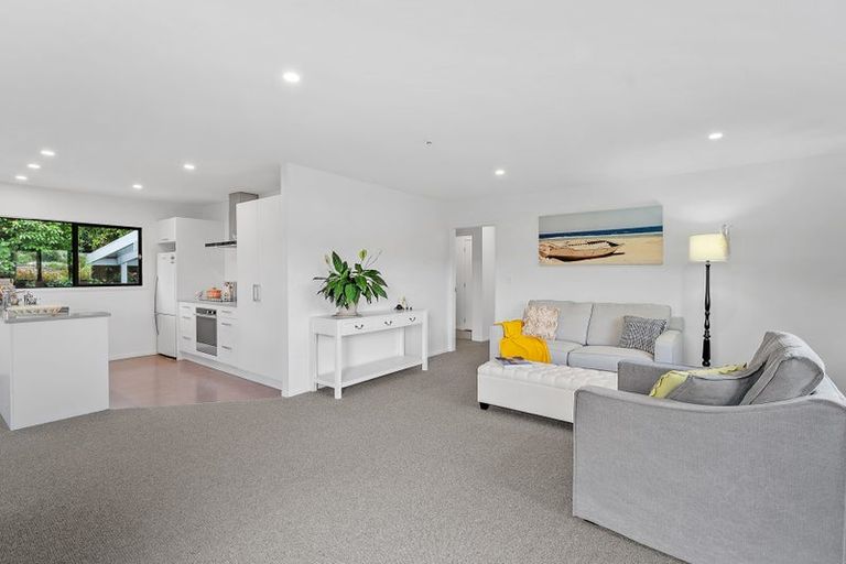 Photo of property in 6 Laly Haddon Place, Matakana, Warkworth, 0985