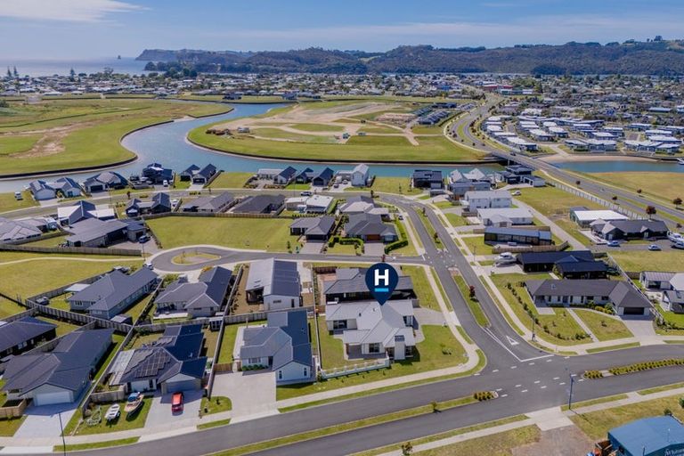 Photo of property in 1 Ngaroma Crescent, Whitianga, 3510