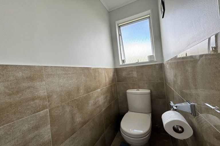 Photo of property in 17 Elisa Lane, Ranui, Auckland, 0612