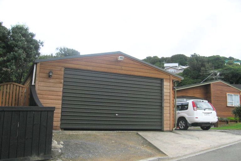 Photo of property in 33 Camellia Terrace, Maungaraki, Lower Hutt, 5010