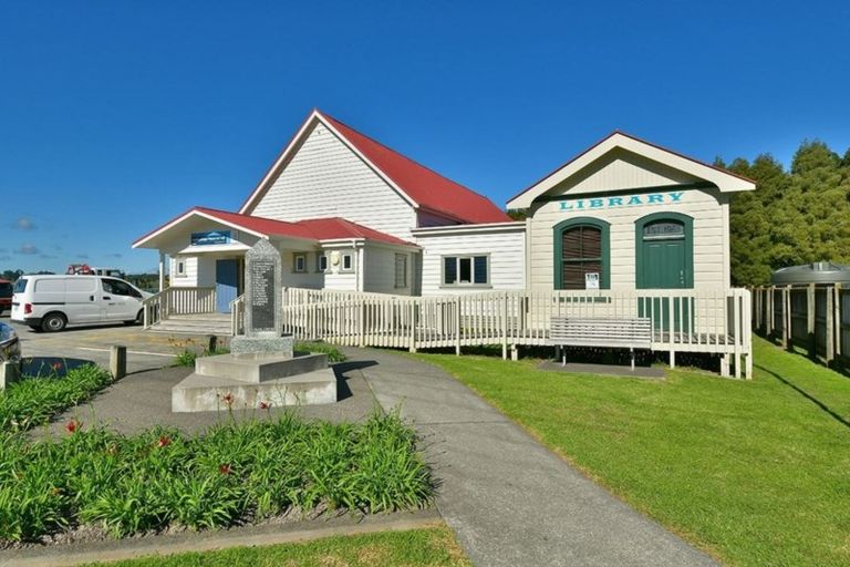 Photo of property in 33 Awatiro Drive, Kaukapakapa, 0871