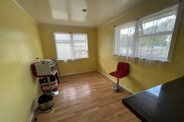 Photo of property in 120 Northcote Road, Northcote, Christchurch, 8052