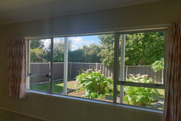 Photo of property in 2/8 Rahopara Street, Castor Bay, Auckland, 0620