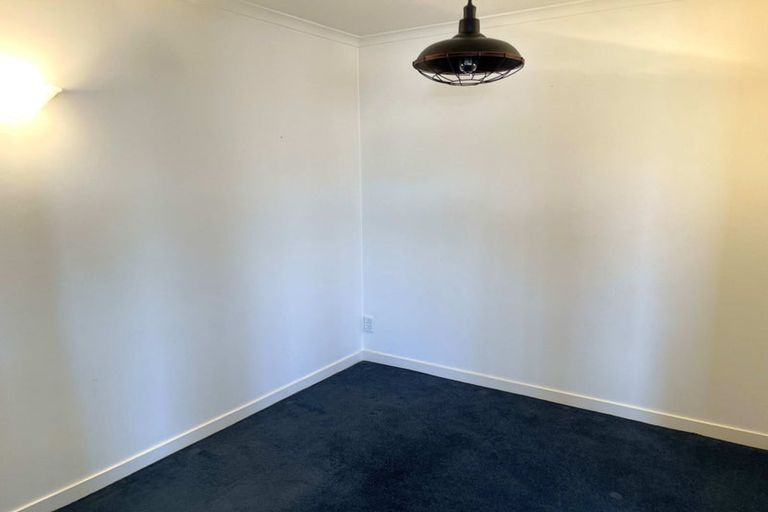 Photo of property in Endeavour Apartments, 4/125 Thorndon Quay, Pipitea, Wellington, 6011