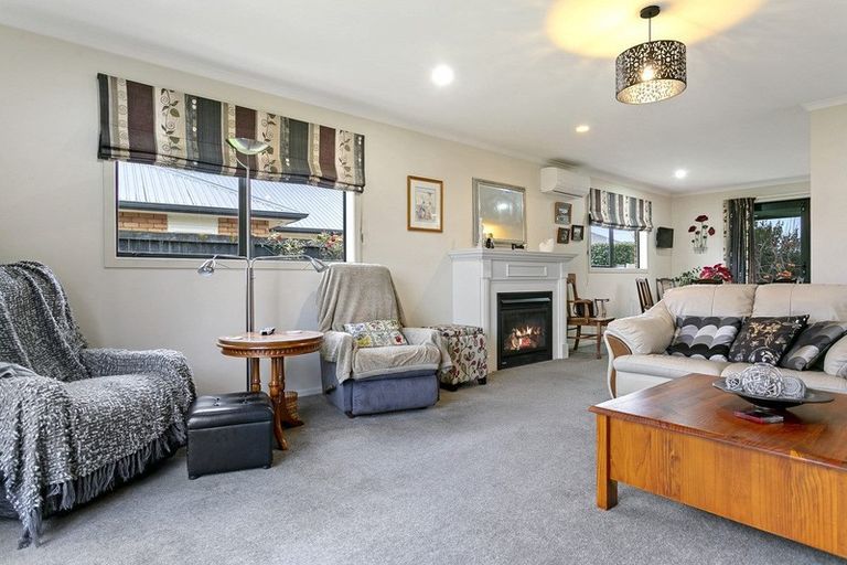 Photo of property in 38 Oaklands Drive, Cambridge, 3434