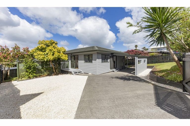 Photo of property in 6 Tellin Close, Massey, Auckland, 0614