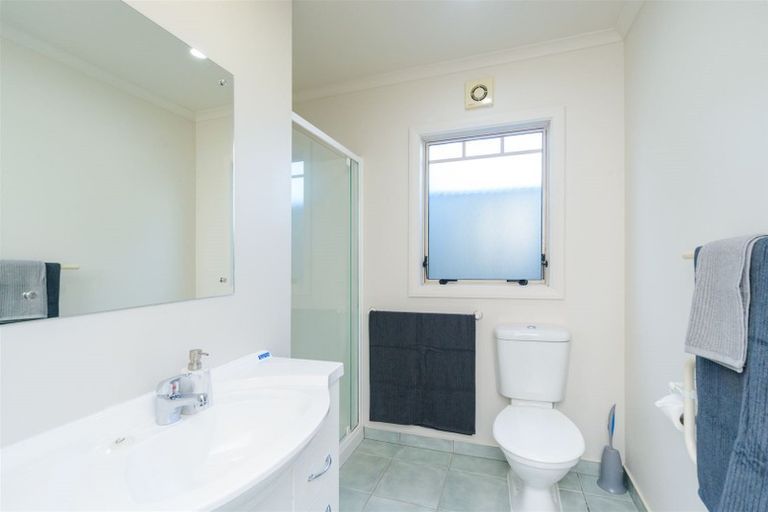 Photo of property in 5 Montana Way, Milson, Palmerston North, 4414