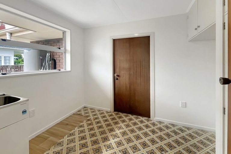 Photo of property in 15 College Street, Awapuni, Palmerston North, 4412