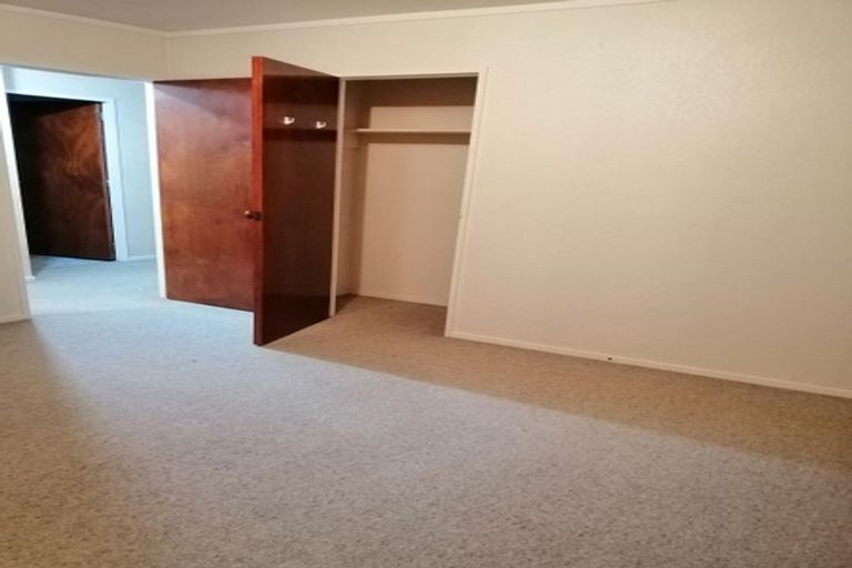 Photo of property in 92 Oakfield Crescent, Pukete, Hamilton, 3200