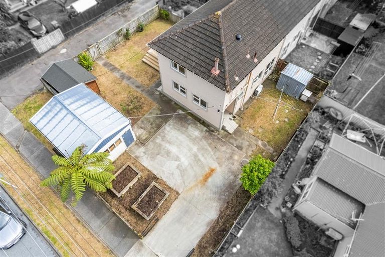 Photo of property in 104 Whites Line East, Waiwhetu, Lower Hutt, 5010