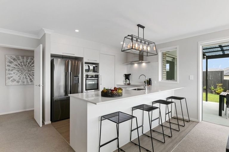 Photo of property in 2 Amelia Way, Pyes Pa, Tauranga, 3112