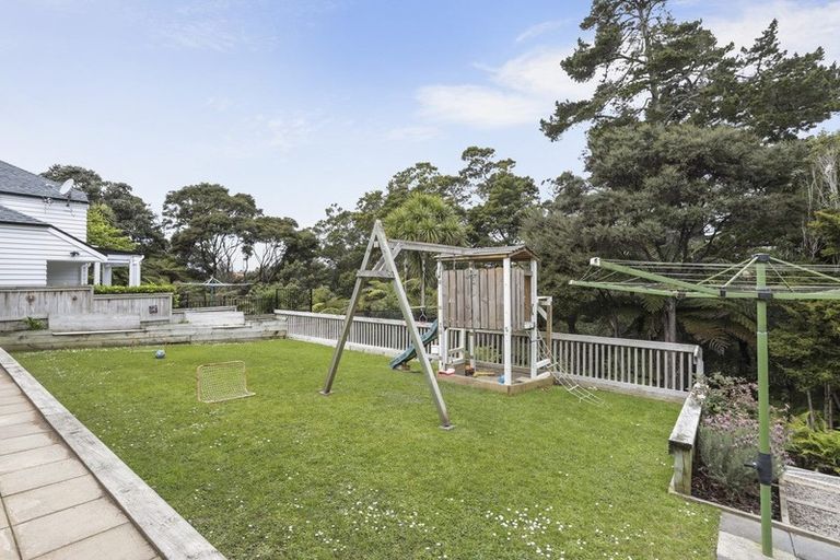 Photo of property in 46 Lagoon Way, West Harbour, Auckland, 0618