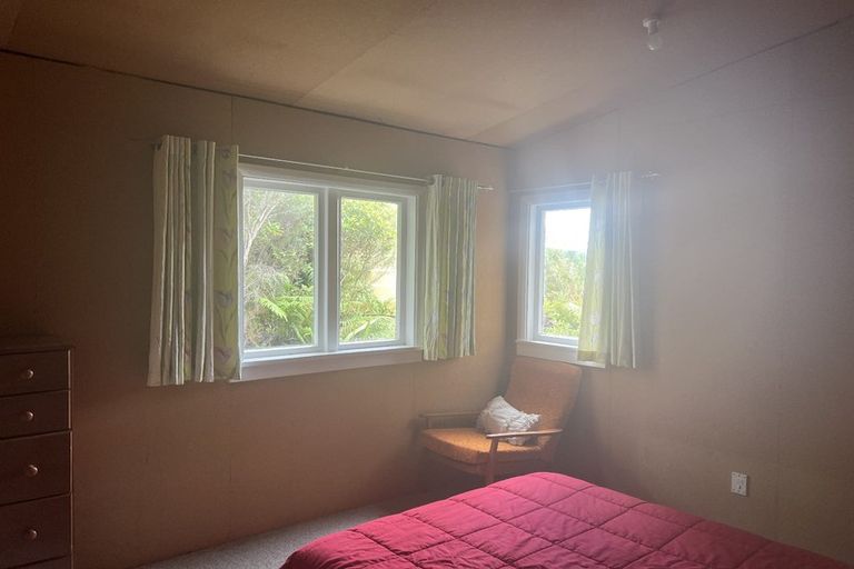 Photo of property in 31 Makahika Road, Levin, 5571