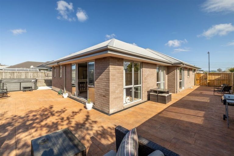 Photo of property in 46 Little Oaks Drive, Yaldhurst, Christchurch, 8042