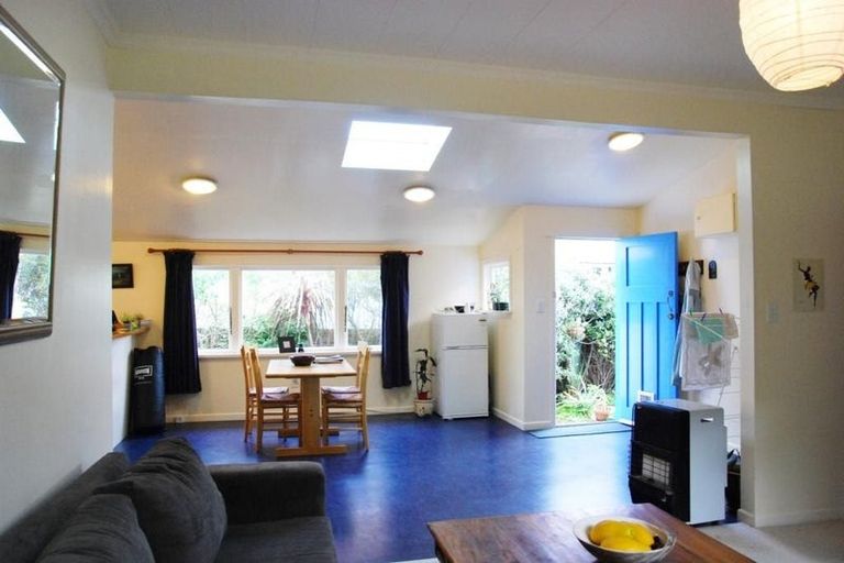 Photo of property in 8 Melbourne Road, Island Bay, Wellington, 6023