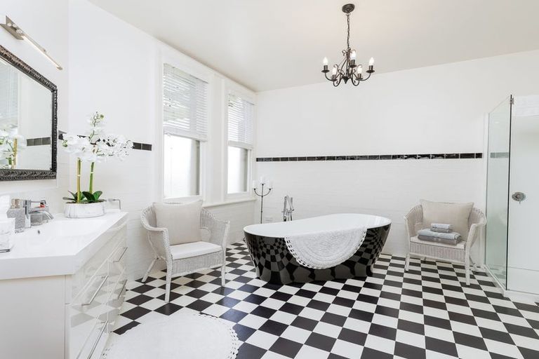 Photo of property in 2 Hunter Crescent, Waimate, 7924