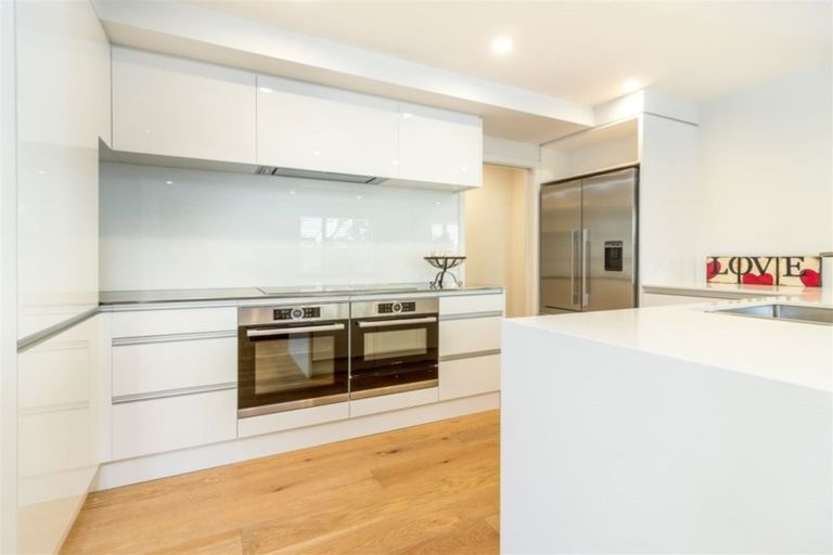 Photo of property in 43 Waiwetu Street, Fendalton, Christchurch, 8052