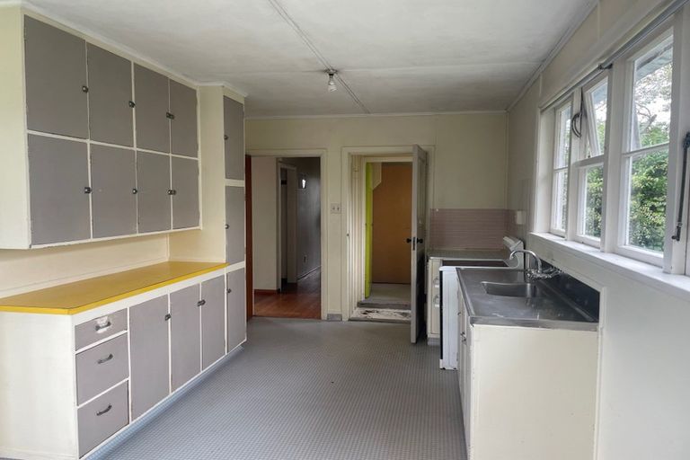 Photo of property in 3 Evans Road, Glen Eden, Auckland, 0602