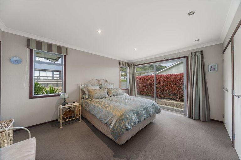Photo of property in 15 Kestrel Lane, Kinloch, Taupo, 3377