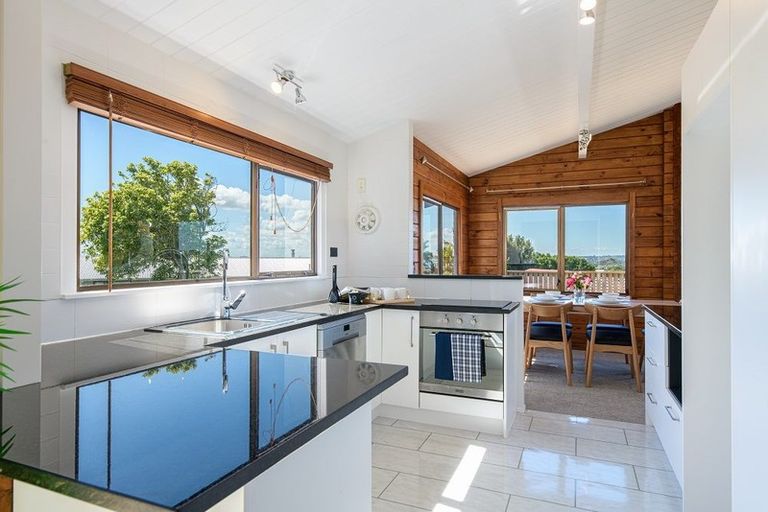 Photo of property in 22 Palomino Drive, Henderson, Auckland, 0612