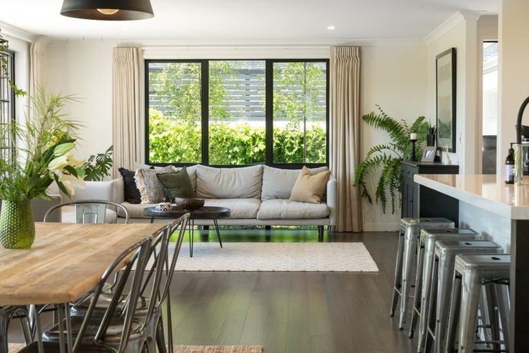 Photo of property in 2 Rochfort Crescent, Pyes Pa, Tauranga, 3112