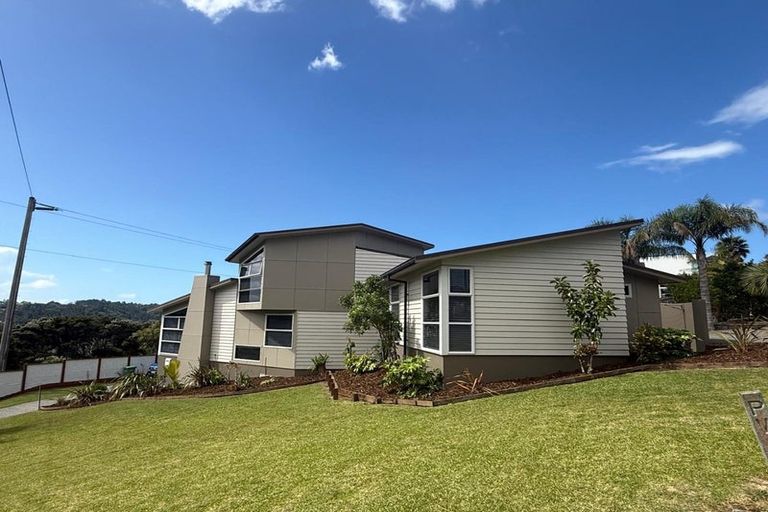 Photo of property in 112 Kittiwake Drive, Schnapper Rock, Auckland, 0632