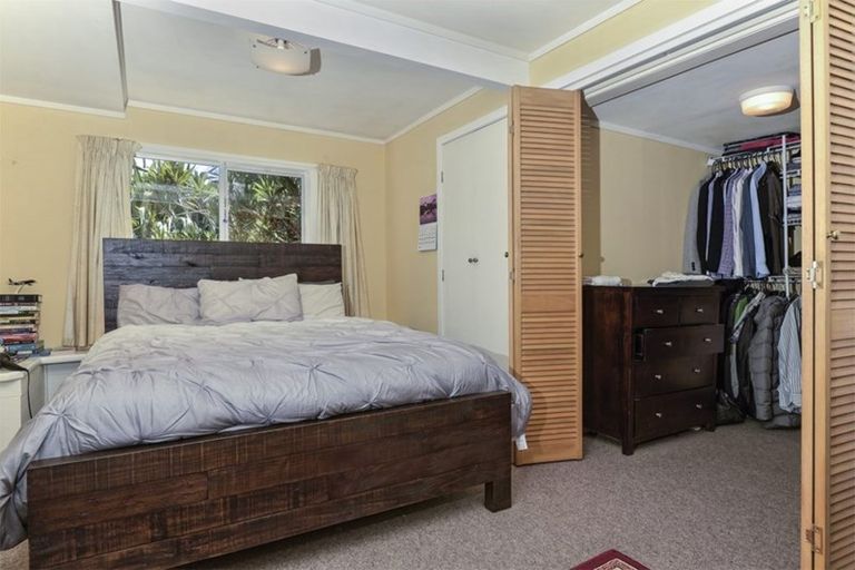 Photo of property in 71 Crawford Avenue, Mangere Bridge, Auckland, 2022