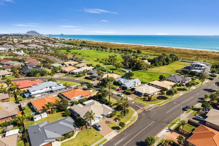 Photo of property in 12 Sandhurst Drive, Papamoa Beach, Papamoa, 3118